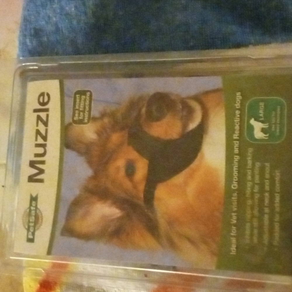 NWT Pet safe dog muzzle